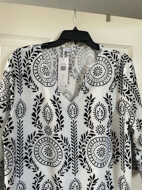XIIX Black & White V-Neck Medallion Print Tunic